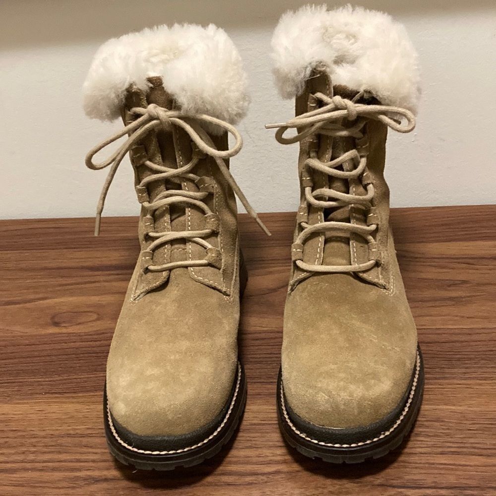 LLBean NWOT Tan Lace Up Nordic Winter Boot with Fleece Lining & Roll Down Cuff.